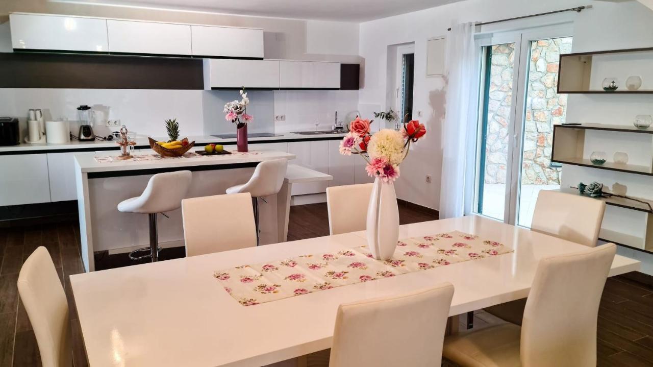 Villa Relax , With Seaview And Two Pools Near Beach Starigrad  Exterior foto